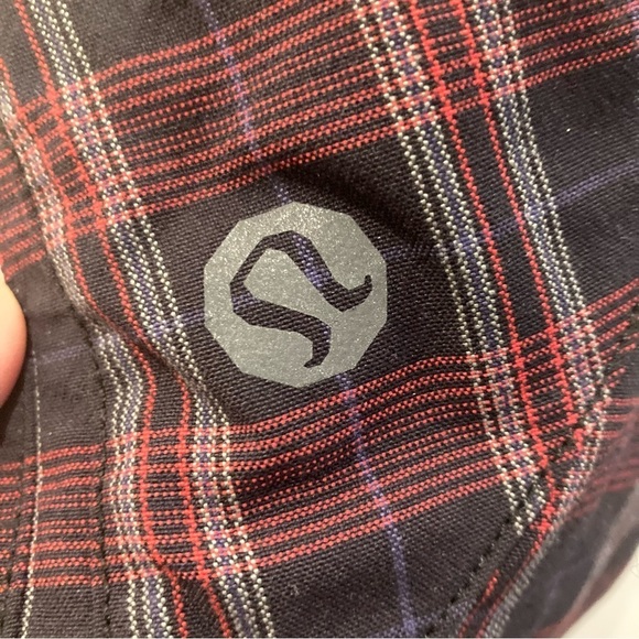 LULULEMON Sz 32 Plaid Many Pockets Shorts - Picture 10 of 13
